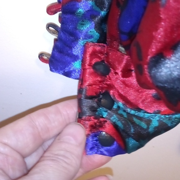 Worthington Splashes Of Multi-Colors Abstract Blouse - Size 12 - Picture 11 of 12